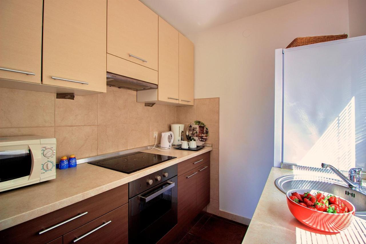 Sandy Beach Apartments Duće Eksteriør bilde